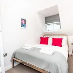 12 Bootham Court Stylish Modern 2-bed Flat In With Parking Pass The Keys 公寓 *