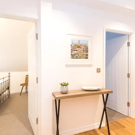 12 Bootham Court Stylish Modern 2-bed Flat In With Parking Pass The Keys 约克