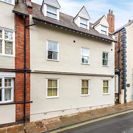 12 Bootham Court Stylish Modern 2-bed Flat In With Parking Pass The Keys