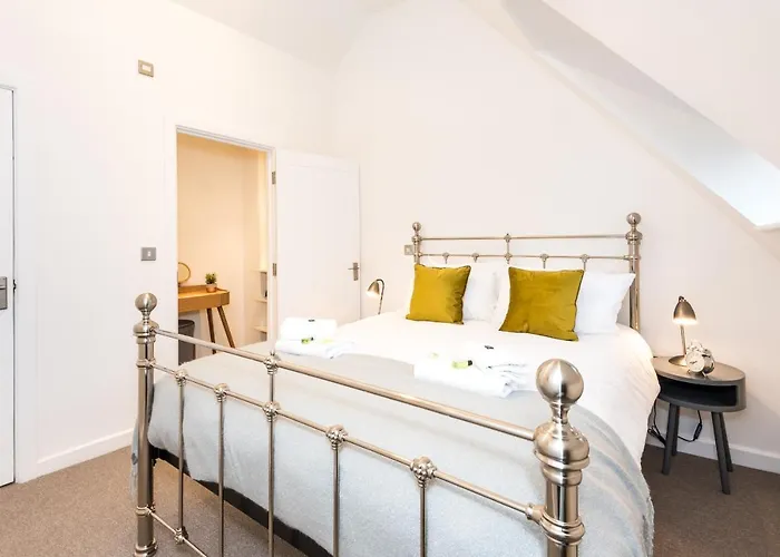 Lägenhet 12 Bootham Court Stylish Modern 2-bed Flat In With Parking Pass The Keys