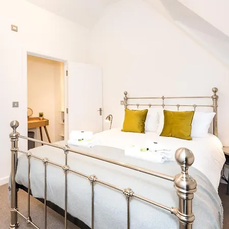 Apartamento 12 Bootham Court Stylish Modern 2-bed Flat In With Parking Pass The Keys