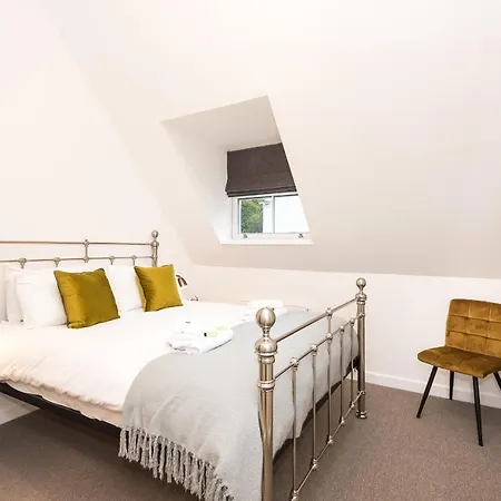 Apartment Stylish Modern Flat With Parking - Pass The Keys